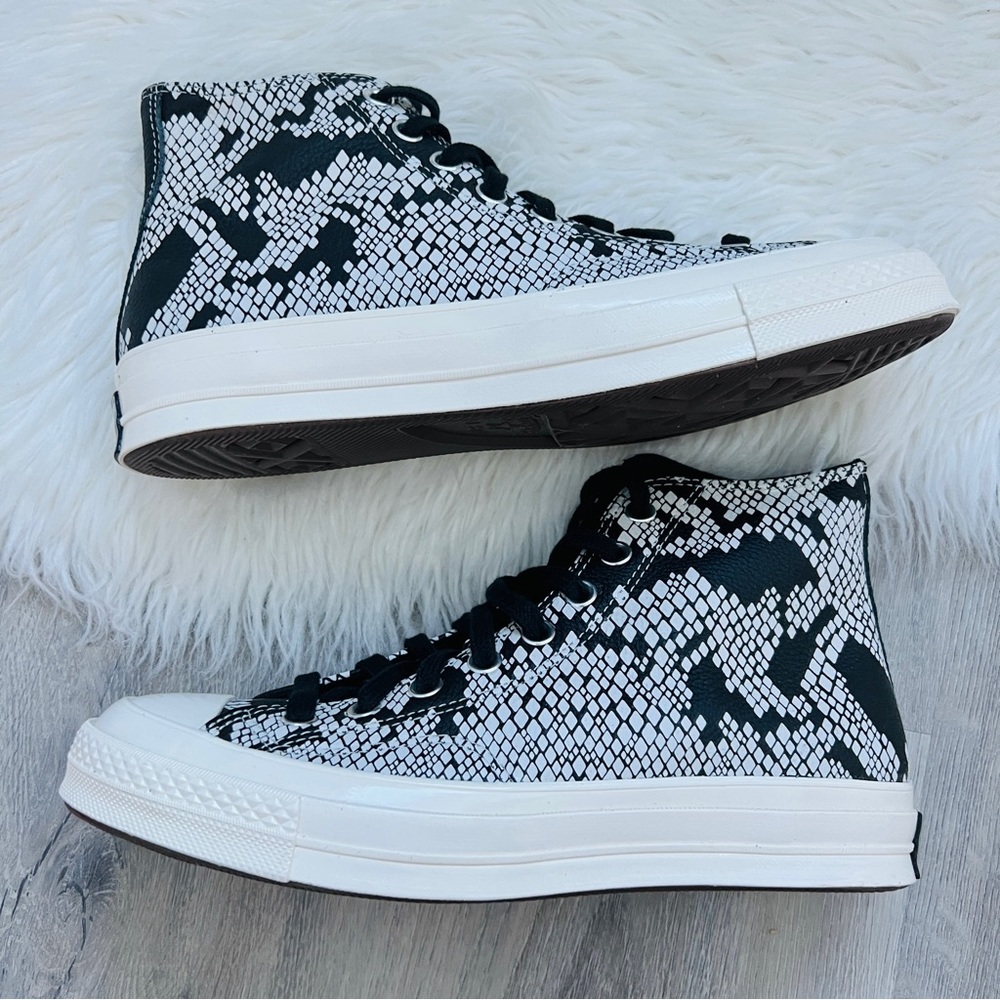 NWT Converse Chuck 70 Hi Women’s Shoes - Picture 8 of 8